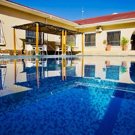 Bougainvilla Boutique Hotel & Restaurant Лубумбаши Экстерьер фото