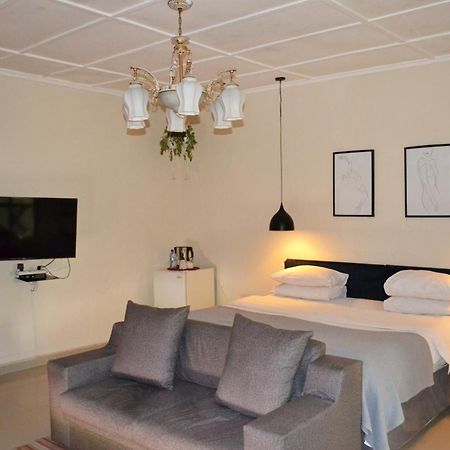 Bougainvilla Boutique Hotel & Restaurant Лубумбаши Экстерьер фото