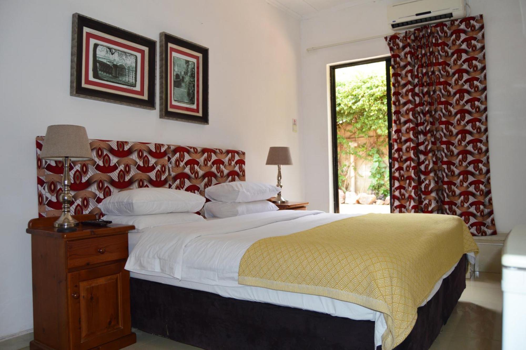 Bougainvilla Boutique Hotel & Restaurant Лубумбаши Экстерьер фото