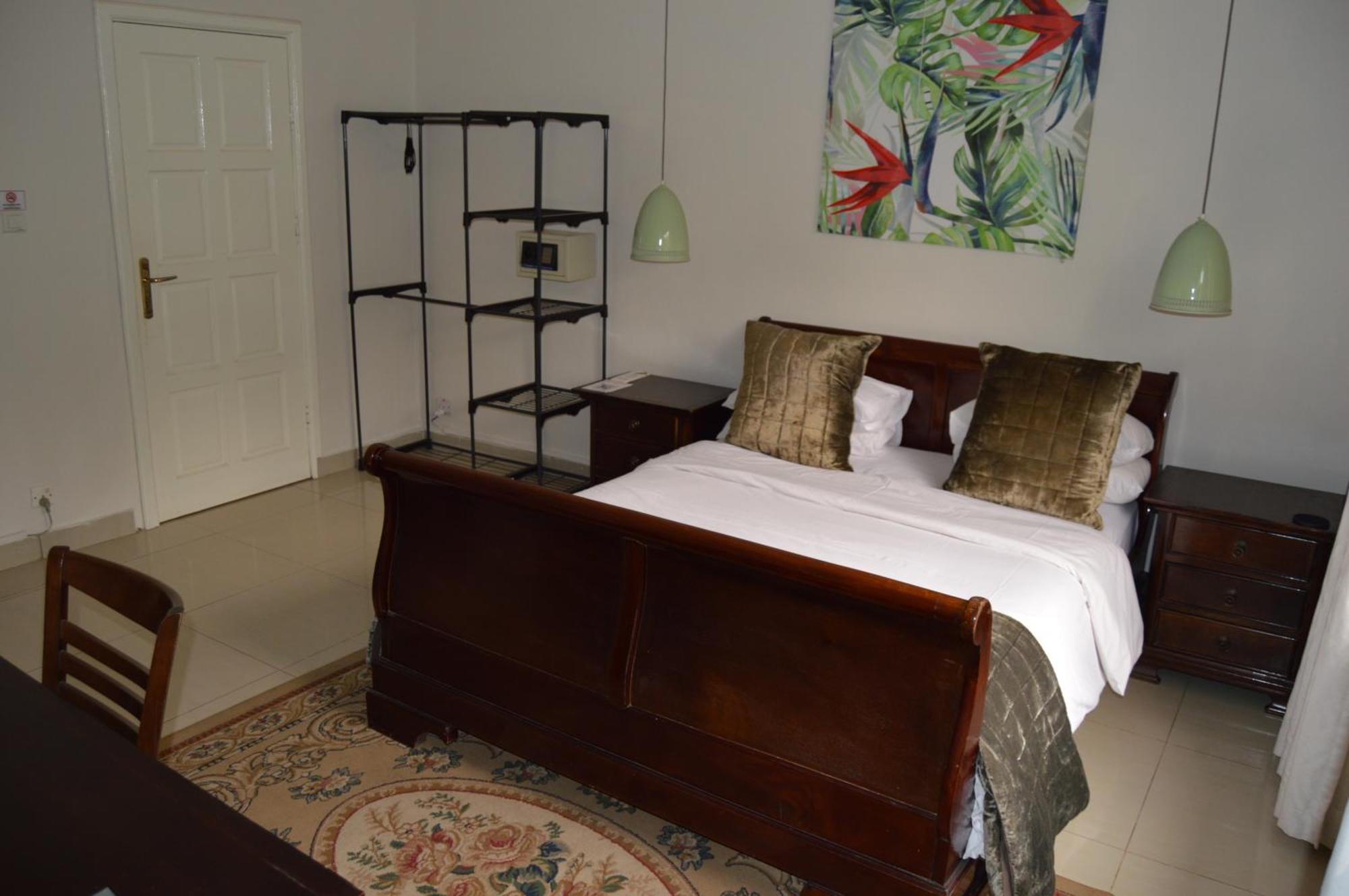 Bougainvilla Boutique Hotel & Restaurant Лубумбаши Экстерьер фото